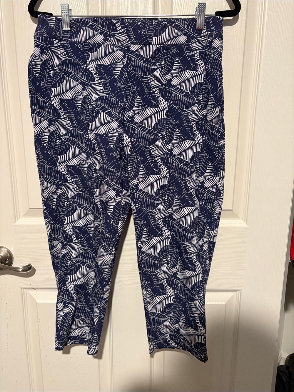 Navy Leaf-Print Cropped Ankle Pants